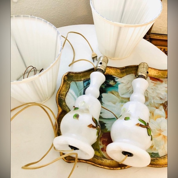 Vintage Shabby Decor Lamp Set - Picture 2 of 12